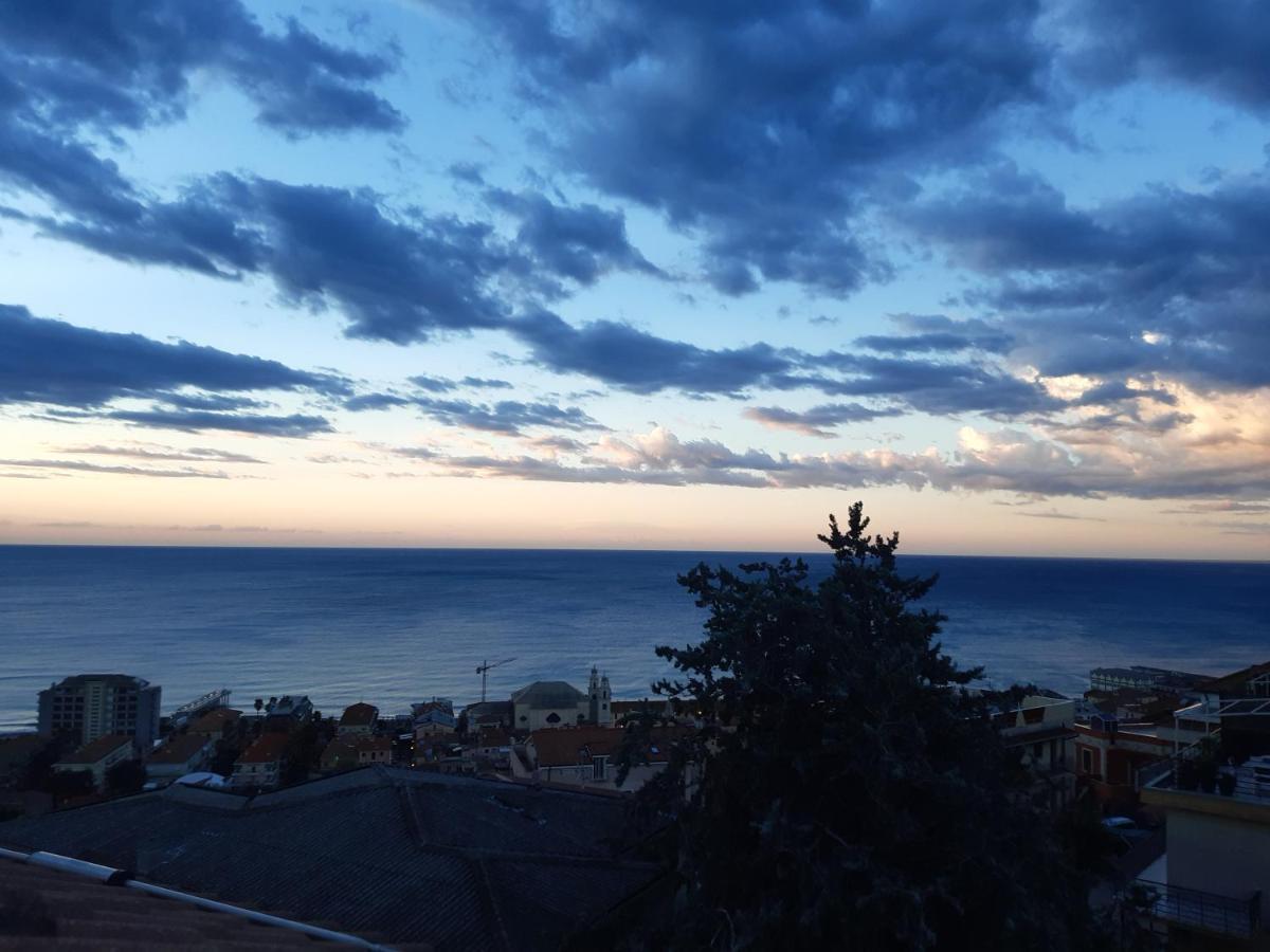 Bressa De Ma Affittacamere, Room & Breakfast Pietra Ligure Exterior photo