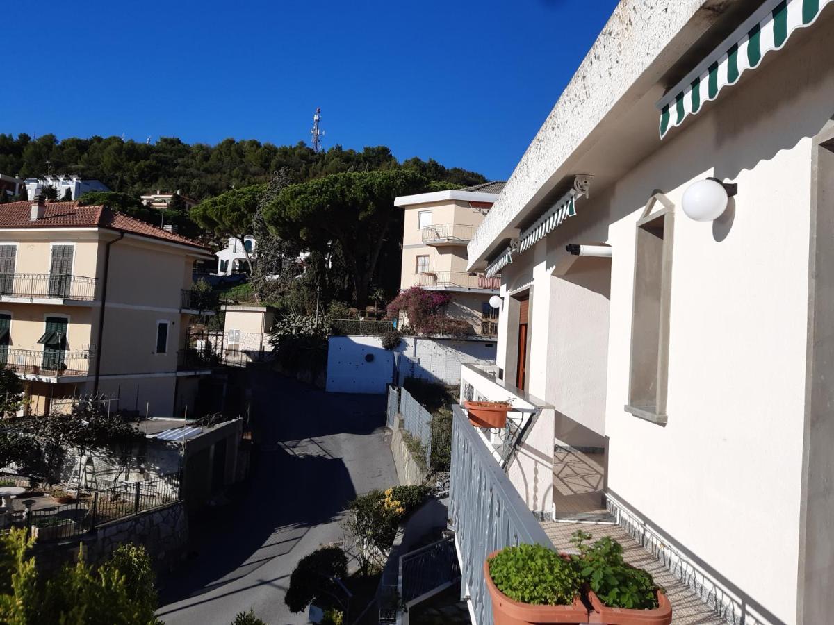 Bressa De Ma Affittacamere, Room & Breakfast Pietra Ligure Exterior photo